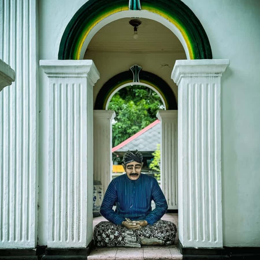 Yogyakarta: Yogyakarta Palace & Water Castle Guided Tour - Price and Value: Is $22 for a Palace + Water Castle Tour a Good Deal?
