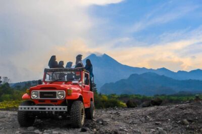 Yogyakarta:Mount Merapi volcano Jeep safari Guided Tour - The 90-minute jeep safari ride: fun, bumpy, and purposeful
