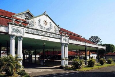 Yogyakarta’s Essentials in Half a Day - Entering the Kraton: where the sultan’s palace still matters