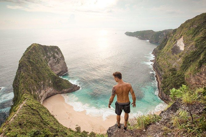 ️ Nusa Penida Instagram Tour: The Most Famous Spots (Private All-Inclusive) - Atuh Beach: cliffs, white sand, and that rock-arch view