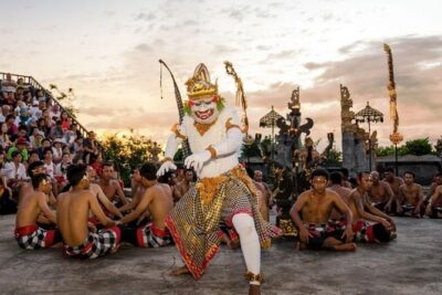 ️Uluwatu Temple Sunset & Kecak Fire Dance Tour - Padang Padang Beach: Famous Surf Views, Easy Start